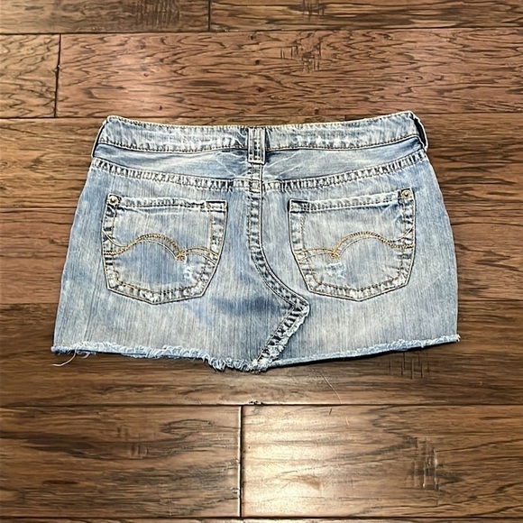 Silver Jeans Ravi Skirt Size 28 - Picture 2 of 16